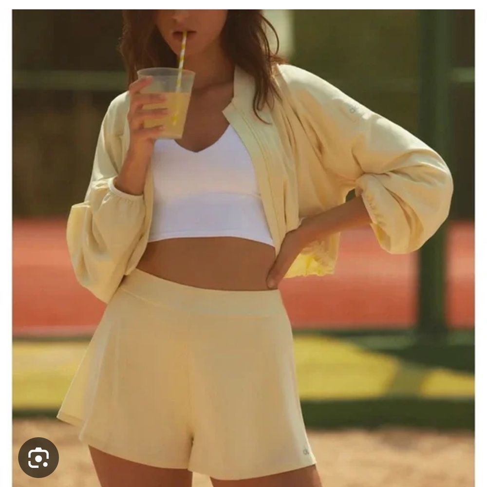๐๐๐ ๐ง ALO YOGA Tiebreaker Jacket-Lemon Ice medium excellent condition - Picture 3 of 15